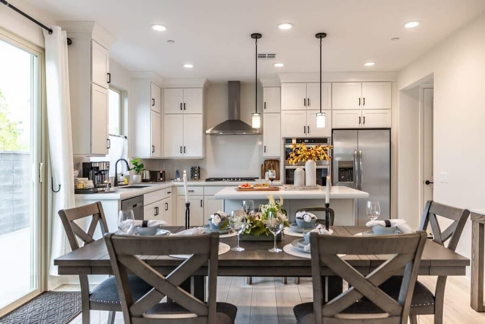 @marbella Lane -amazing 5BR Home in Rancho Mission