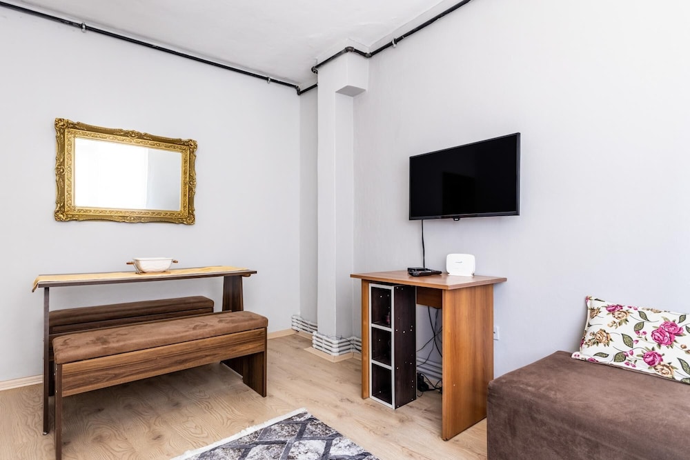Convenient Flat 5 min to Akasya Mall Near Metro