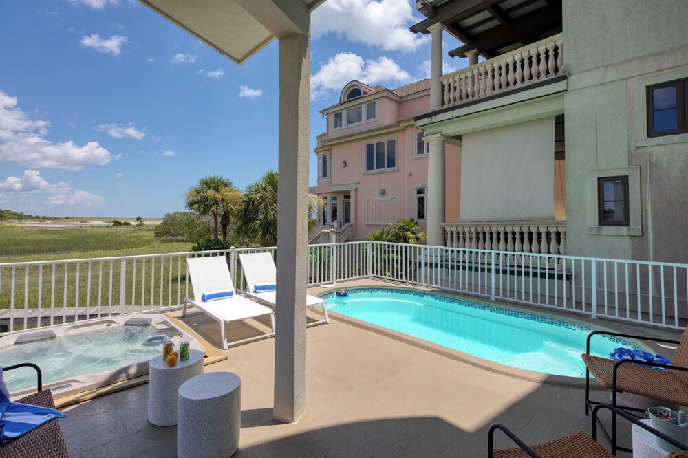 Sleeps 38 2 Homes, Steps to the Beach, Private Pool + Hottub, Game Room, Views