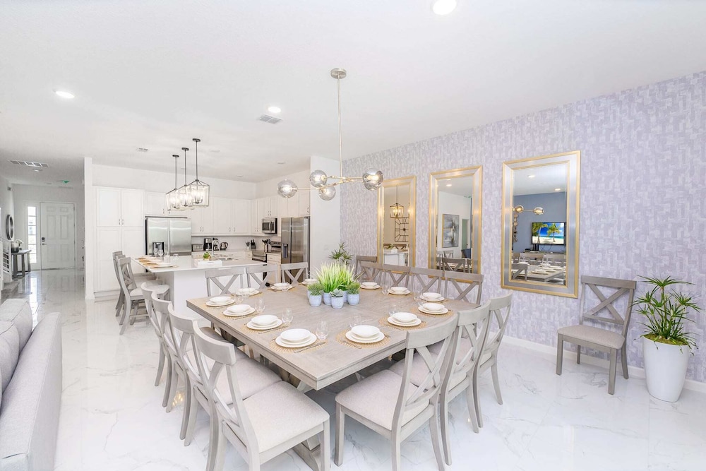 Upstay Luxury Resort Home w Pool & Patiosleeps 26
