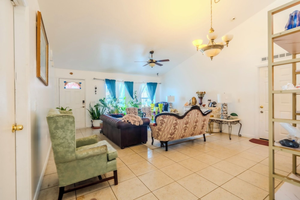 Flint and Kingscrest, LLC - Private Rooms in Shared Home
