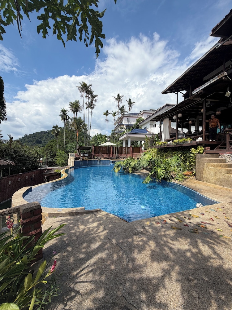 Serene Palm Heritage Tropical Villa