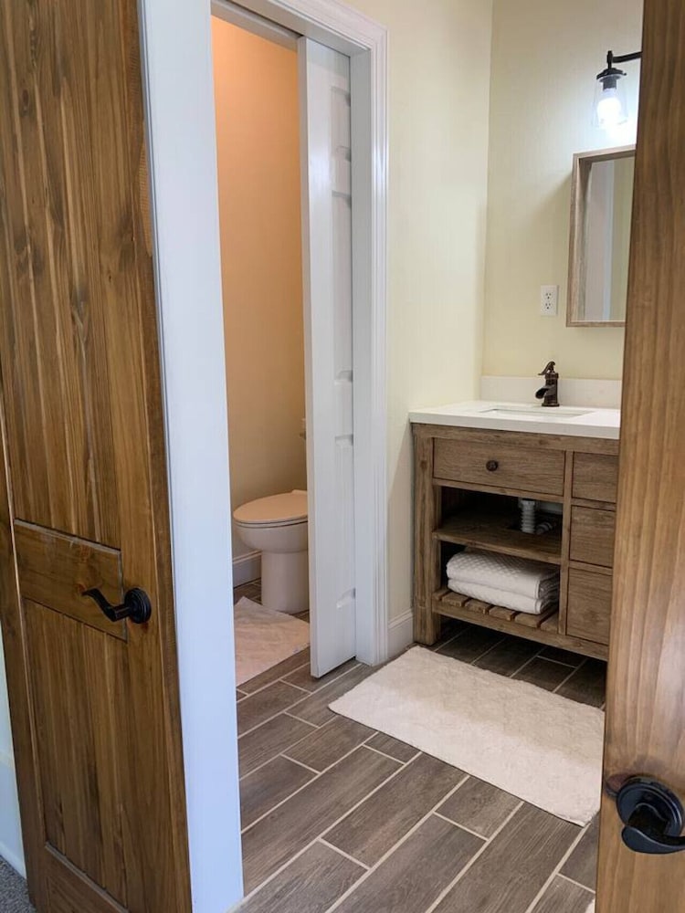4BR Home Near Golf Course Mount Mitchell View