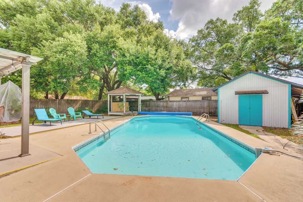 Swim, Golf & Relax: Family-friendly Pensacola Gem