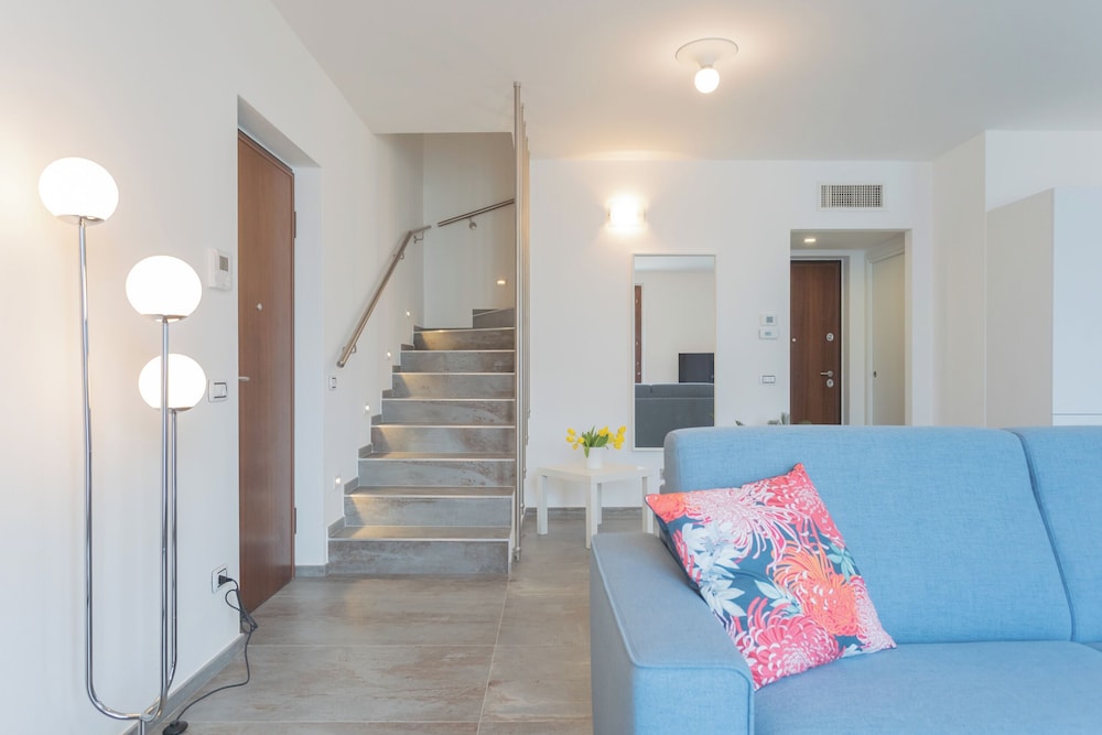 Dream Lake Apartments by Rent all Como