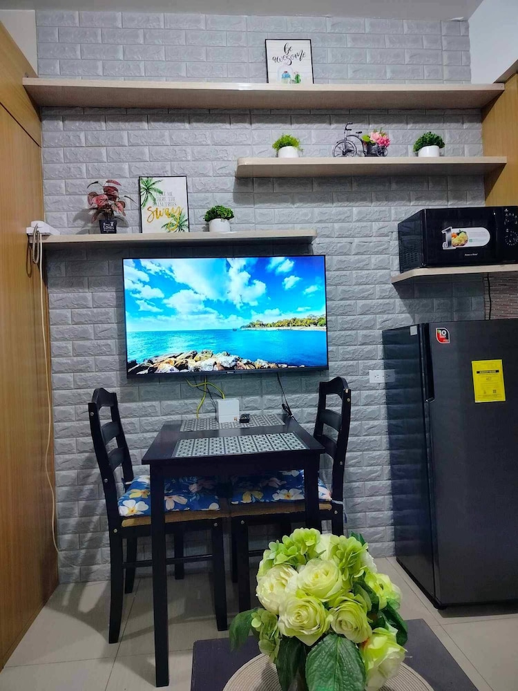 Peaceful Pasay Oasis - Entire Apartment for Rent