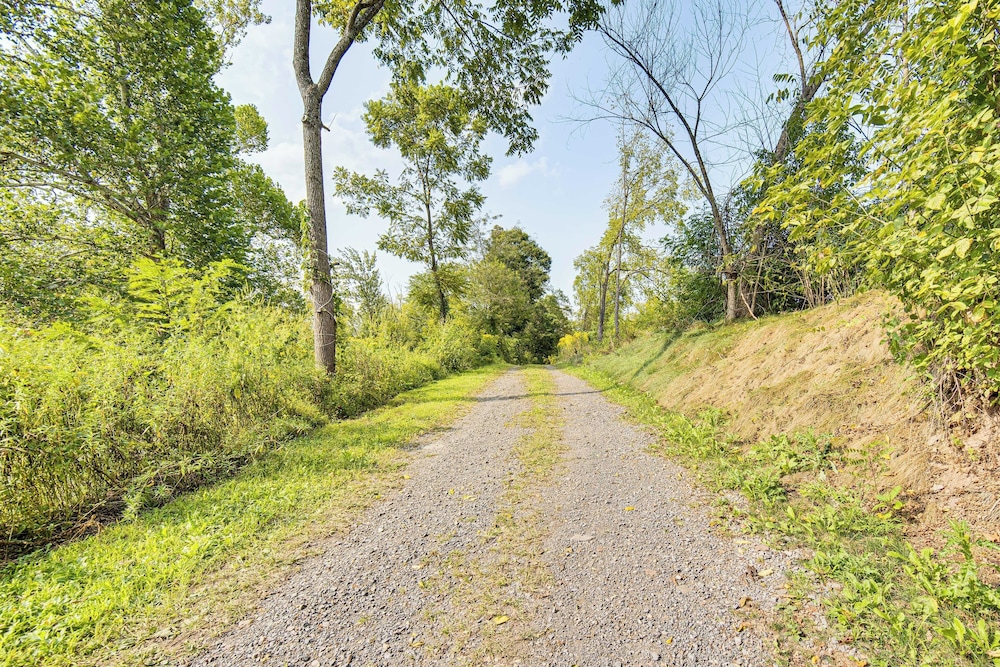 5 Mi to Susquehanna Boating! Secluded Log Cabin