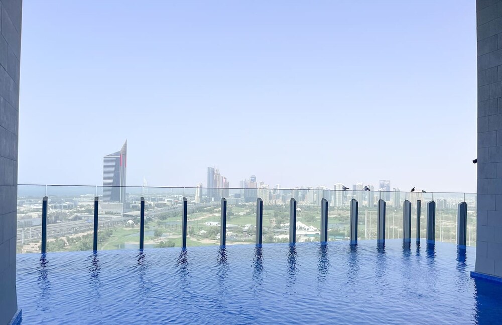 High Floor Lux 2BR nr Top Golf Dubai Marina JLT
