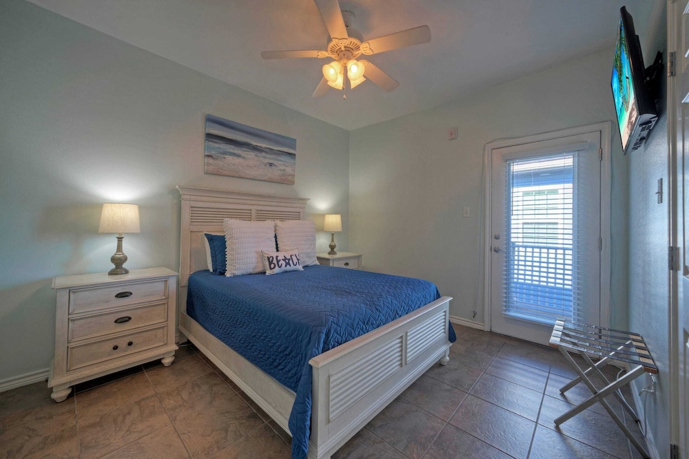 Costa Bahia Full Bldg Pool, Beach, Sleeps 100