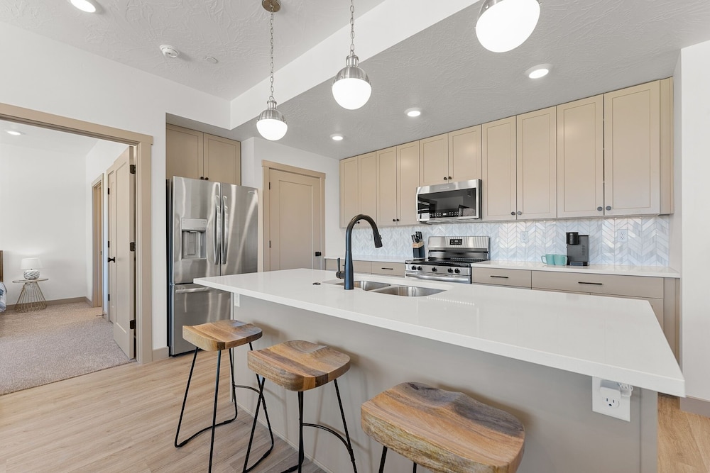 Sweet Retreat 3 Bedroom Condo