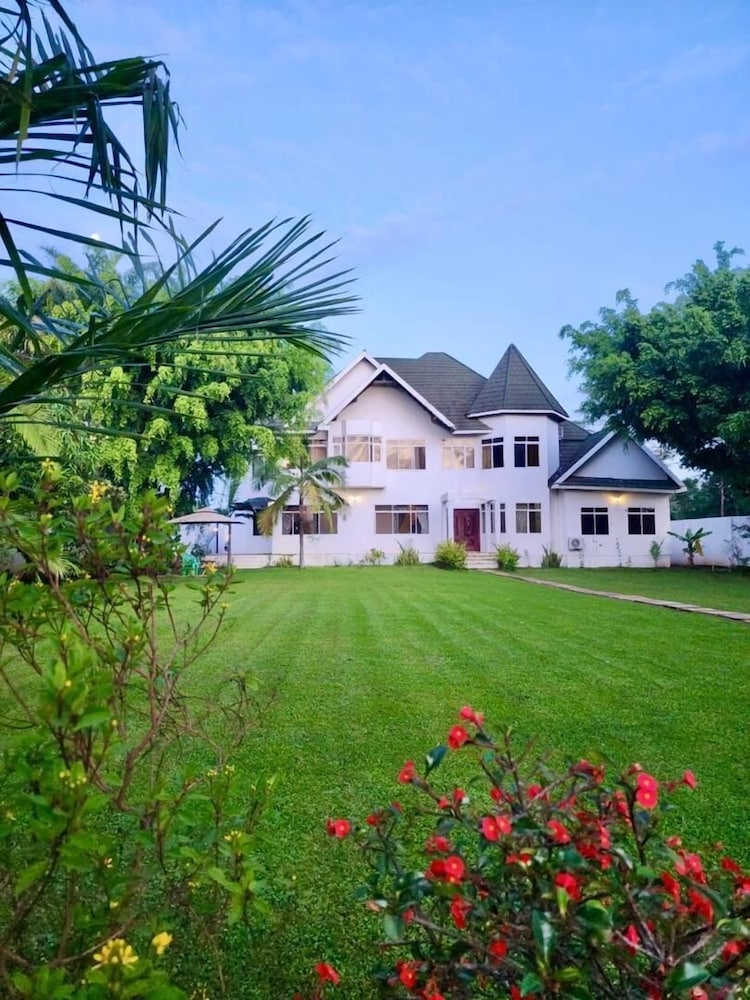 AMALA VILLAS