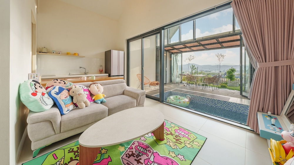 Gyeongju Rose Breeze Pool Villa Pension