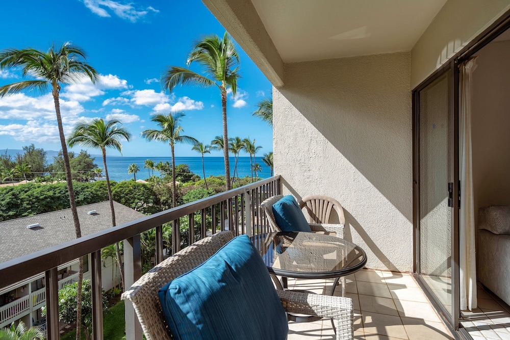 Budget Friendly - Kihei Akahi C-608, Ocean Views, Short Walk to Kamaole Beach II