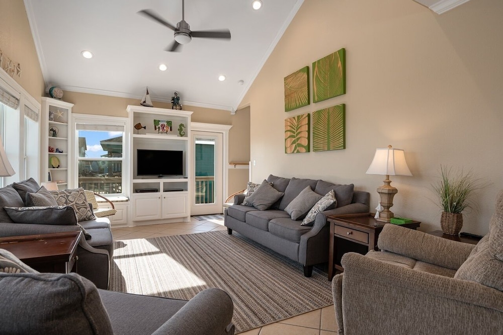 Deja View 3 Bedroom Home
