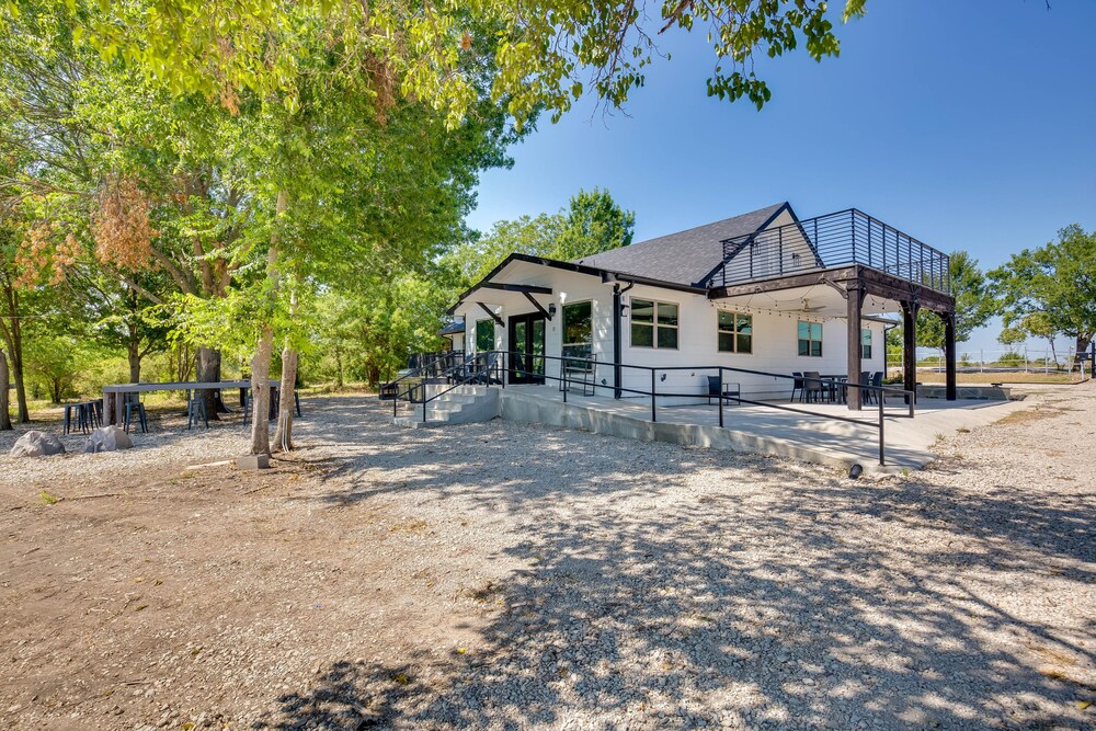 Patios + Lake View: Mckinney Ranch Home! view 5