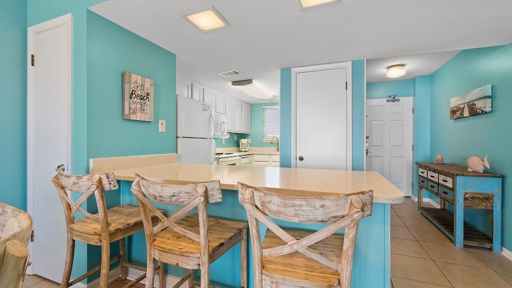 Driftwood Towers #4E by Southern Vacation Rentals