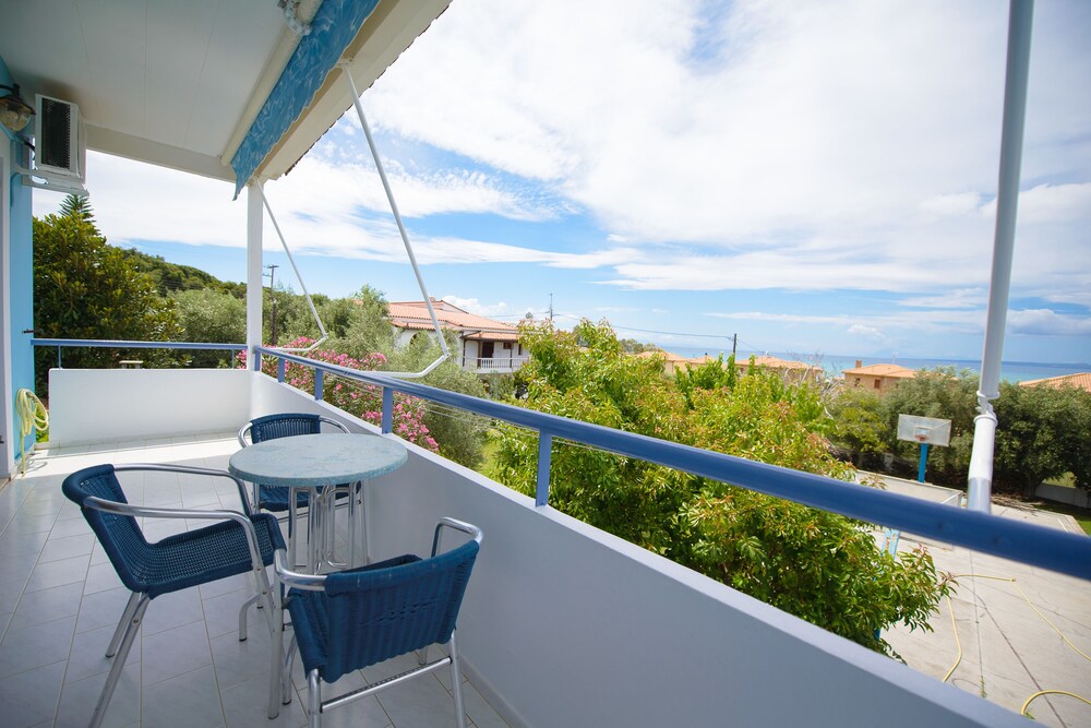 Dimitra Apartment Hotel