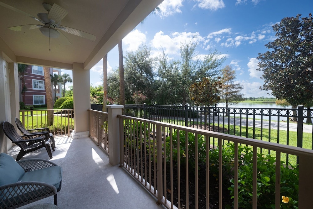 Casa Lucia Lakeview 3 Bedroom Condo by RedAwning