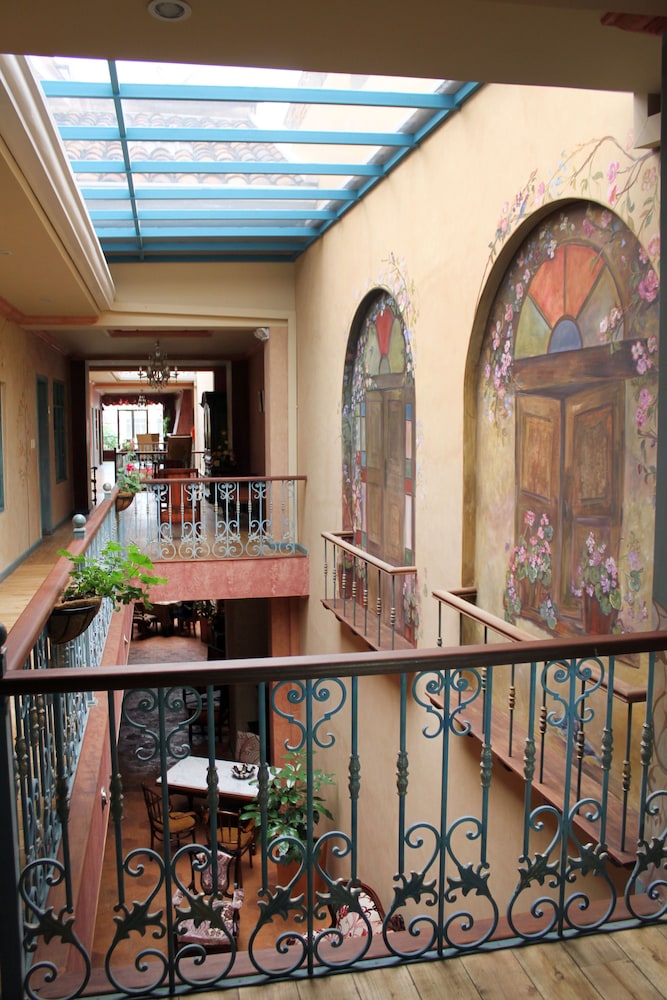 Hotel Inés María