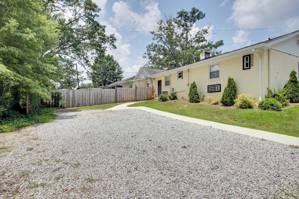 Commuter-friendly Rental Unit in Greenwood!