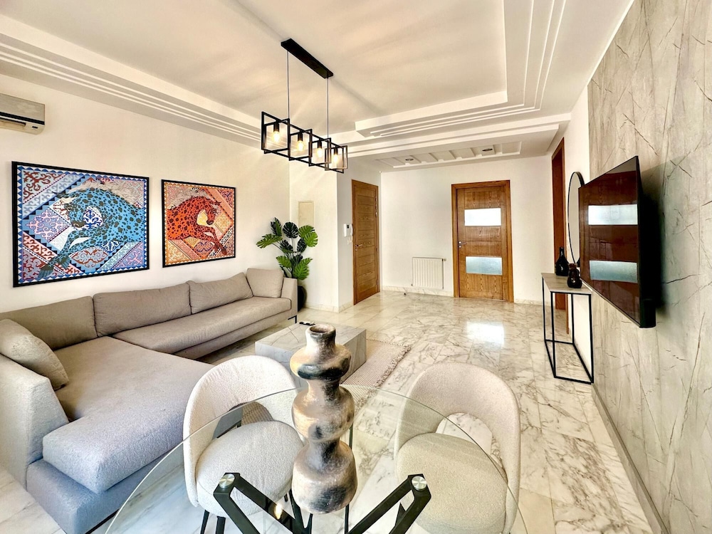 Elyssa Superbe Appartement aux Jardins de Carthage