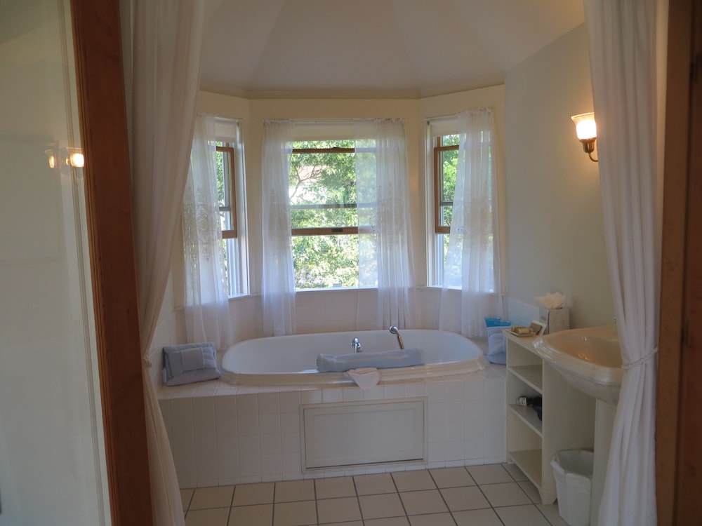 Atlantic Ark Inn - Property Image 12