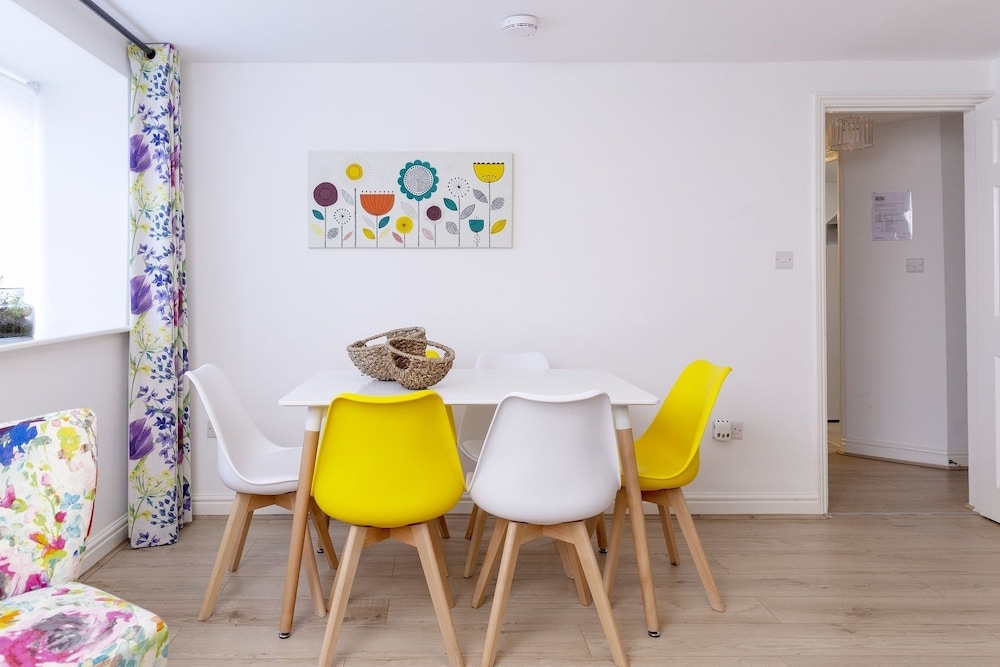 River Court Apartments LETS