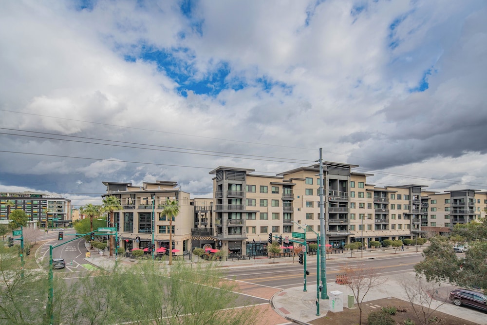 ROVE LIVING/KL - Roosevelt Point