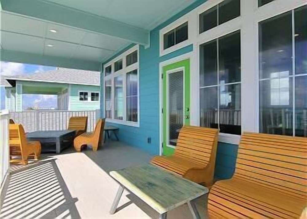 Gulfwaters Beachfront Resort 101 102