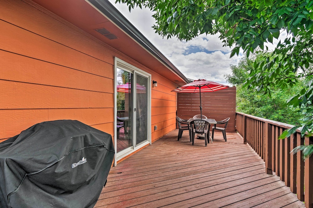 Lovely Colorado Springs Home: Mtn Views & Hot Tub!