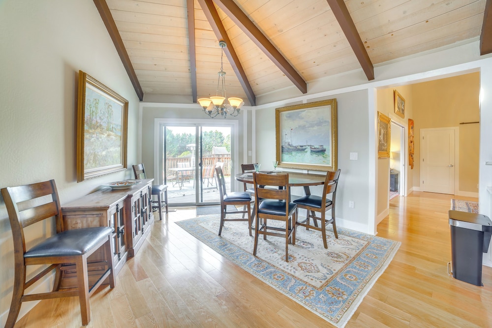 2 Mi to Ocean: Pet-friendly Abode in Aptos!