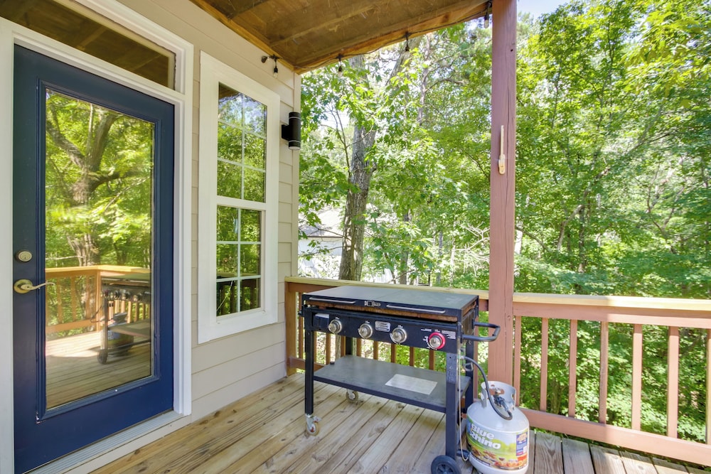 3 Mi to Pickwick Lake: Spacious Family Getaway