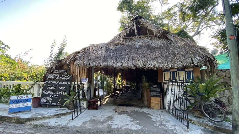 Posada Lulú La Bruja Bacalar