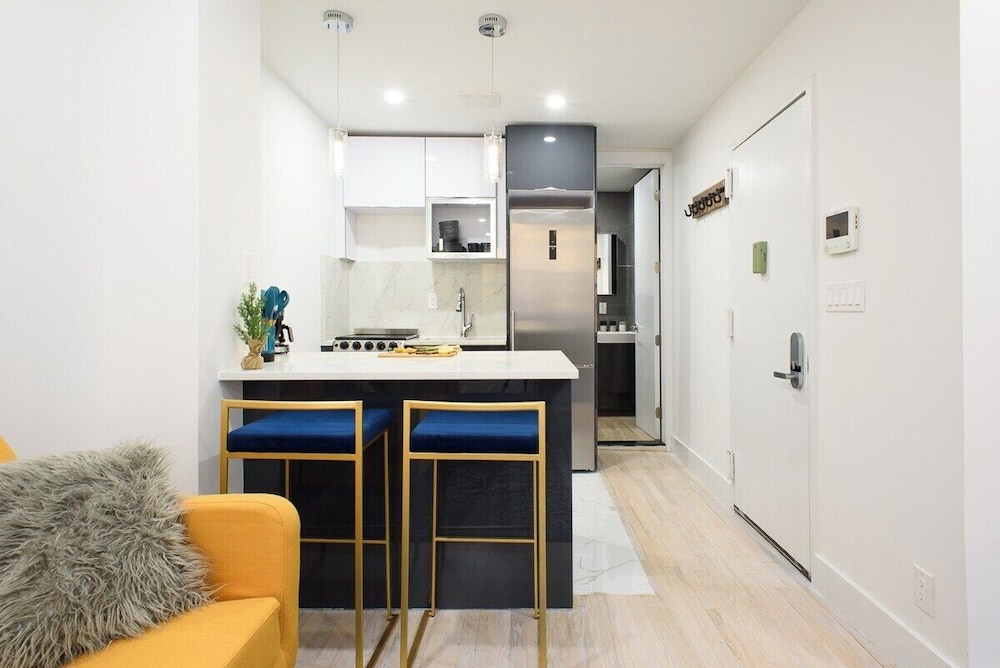 1597 New York Apt