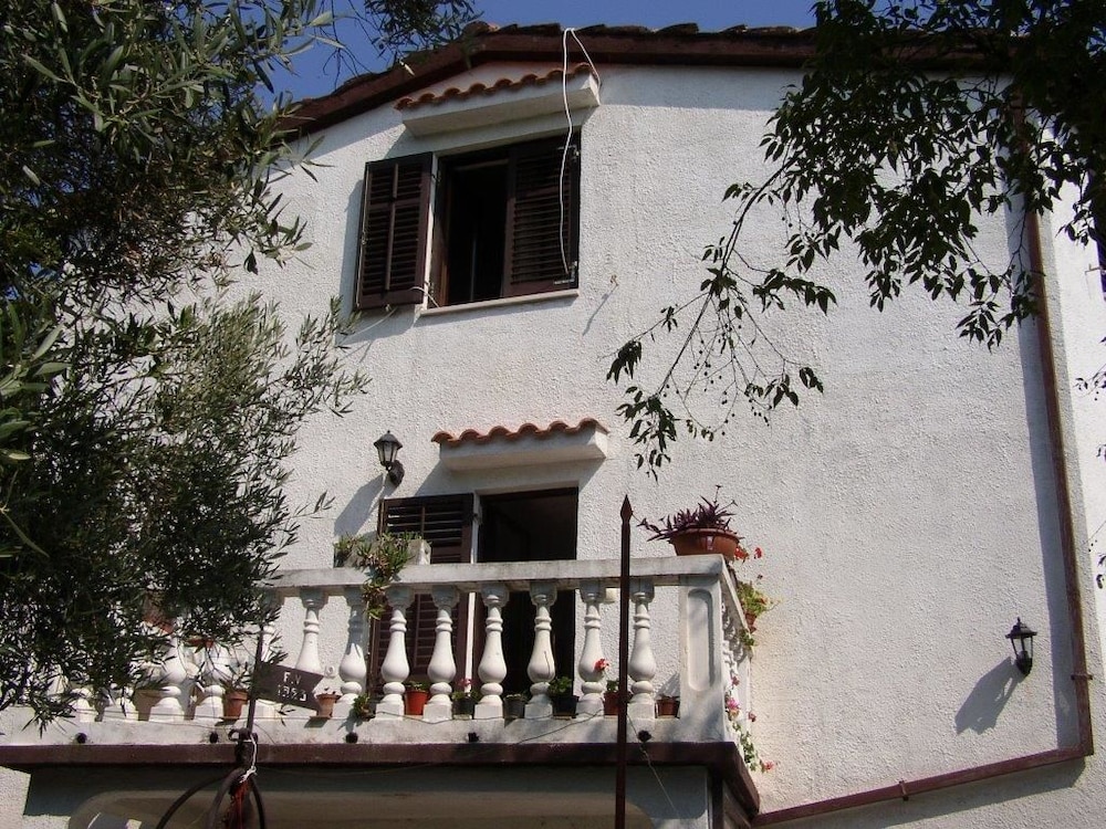 Impact villas