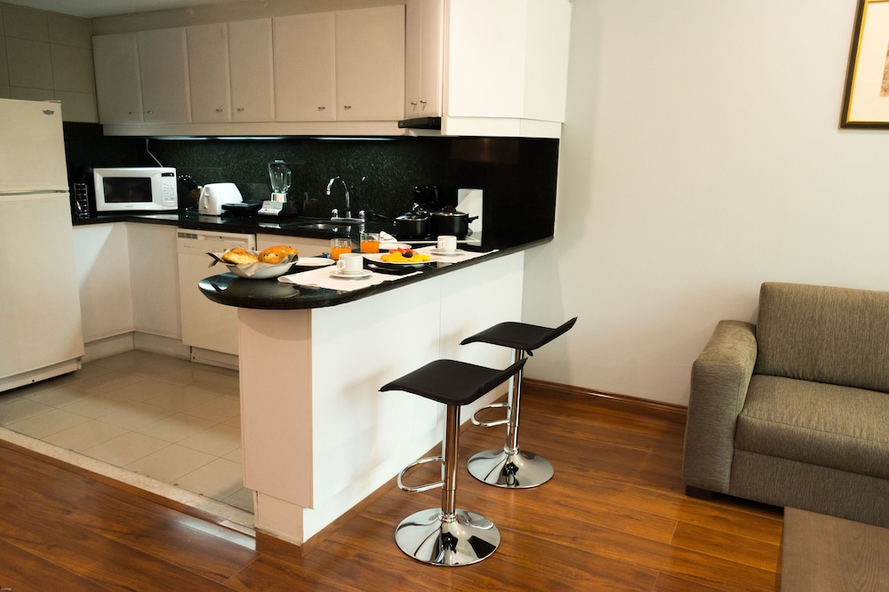 Torres de Suites by InAmazonas
