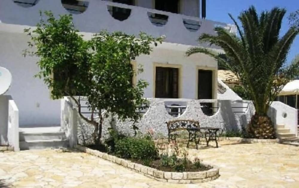 Olympia Paxos Apartment