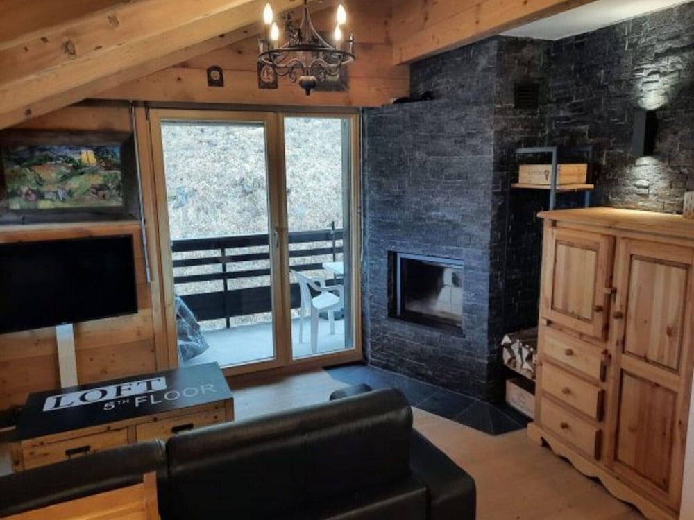 Cozy Apartment With Rhone Valley View