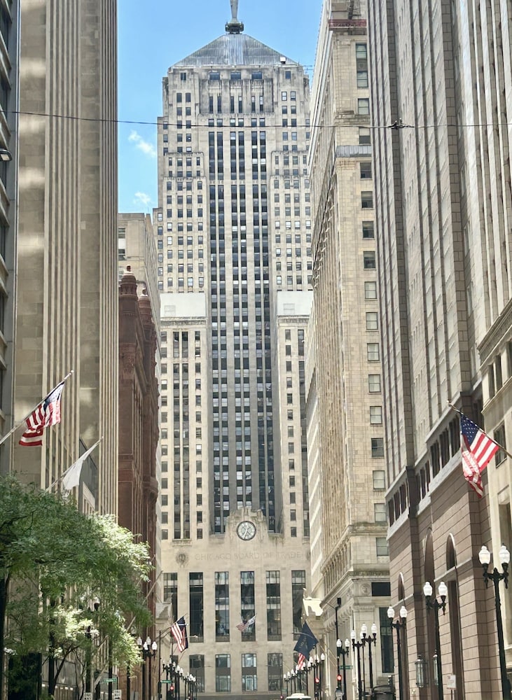 Downtown 2BR Unique Amenities Ideal for Tourism