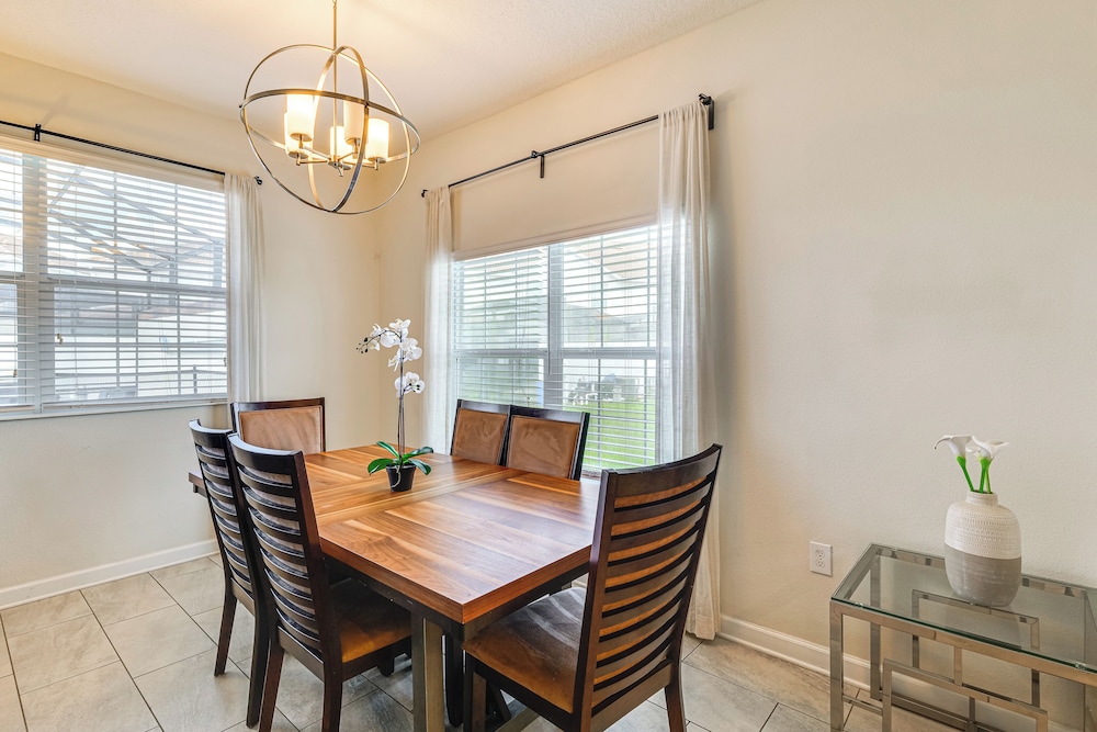 Family Oasis in Championsgate: Private Pool!