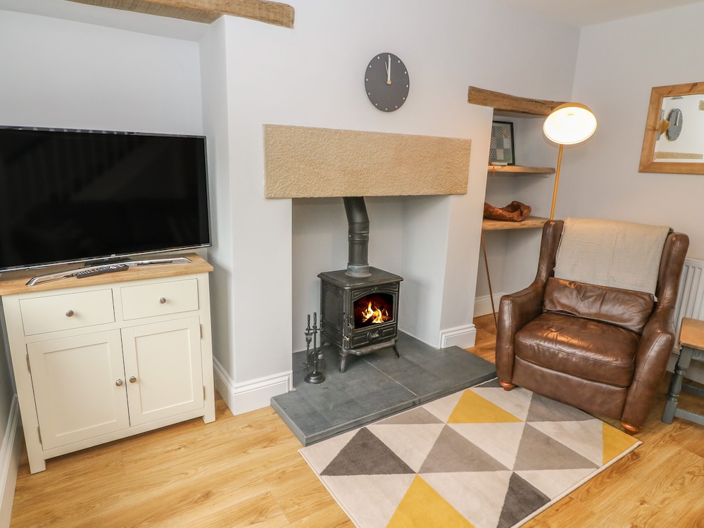 5 Bank Cottage view 4