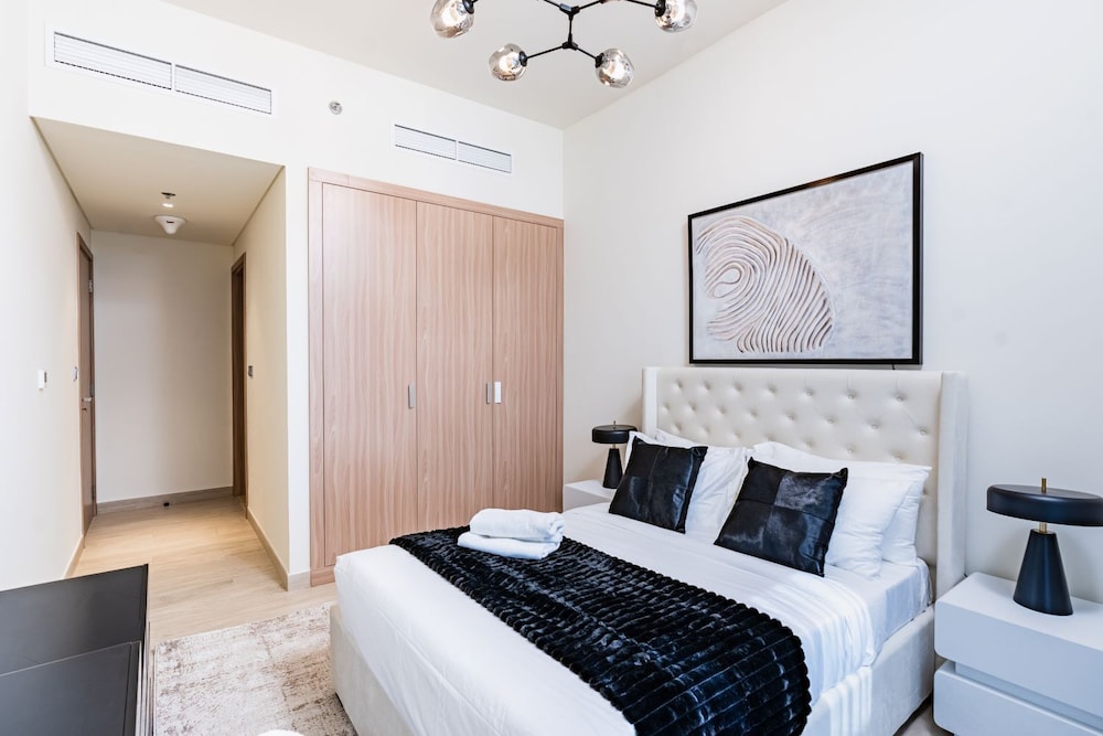 Nasma Luxury Stays - Azizi Riviera 44