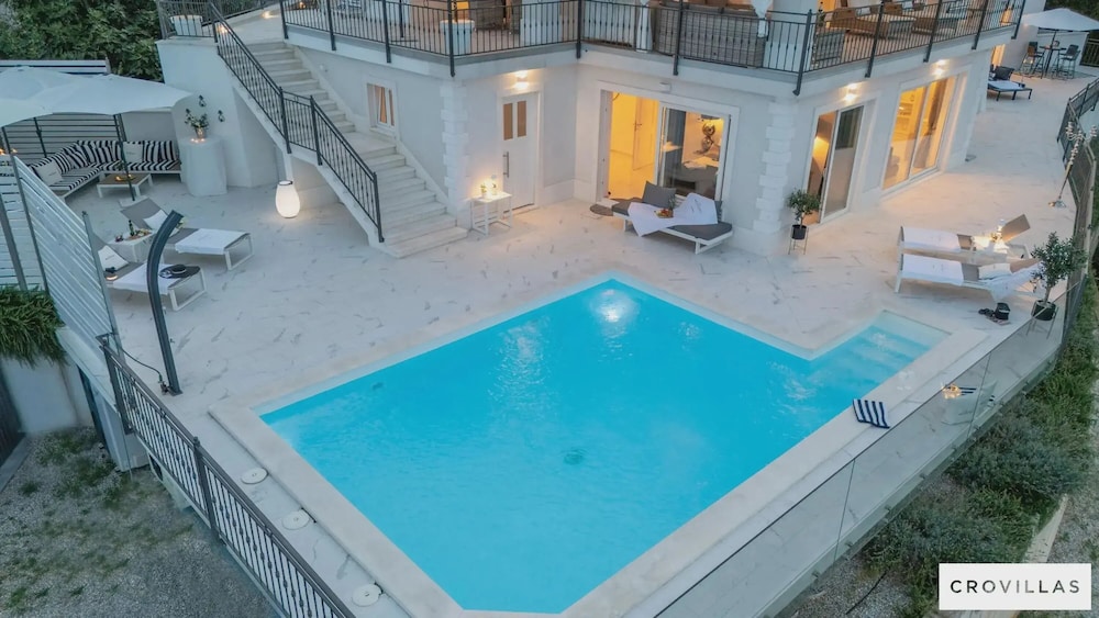 Villa Lauriana Nearby Opatija - Crovillas