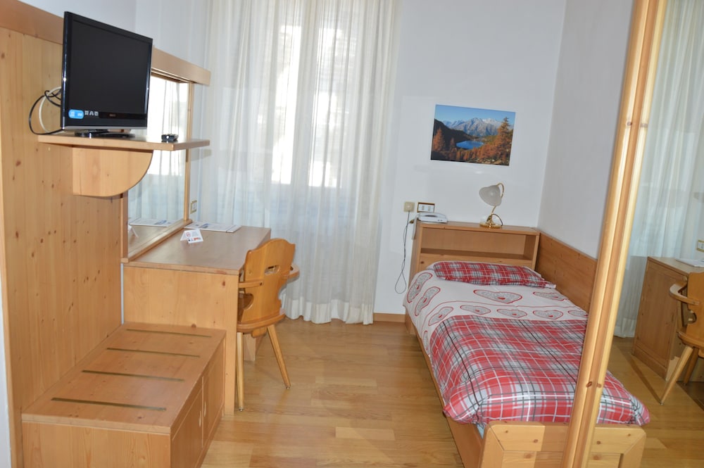 Single Room - Hotel Dolomiti Pinzolo photo 2