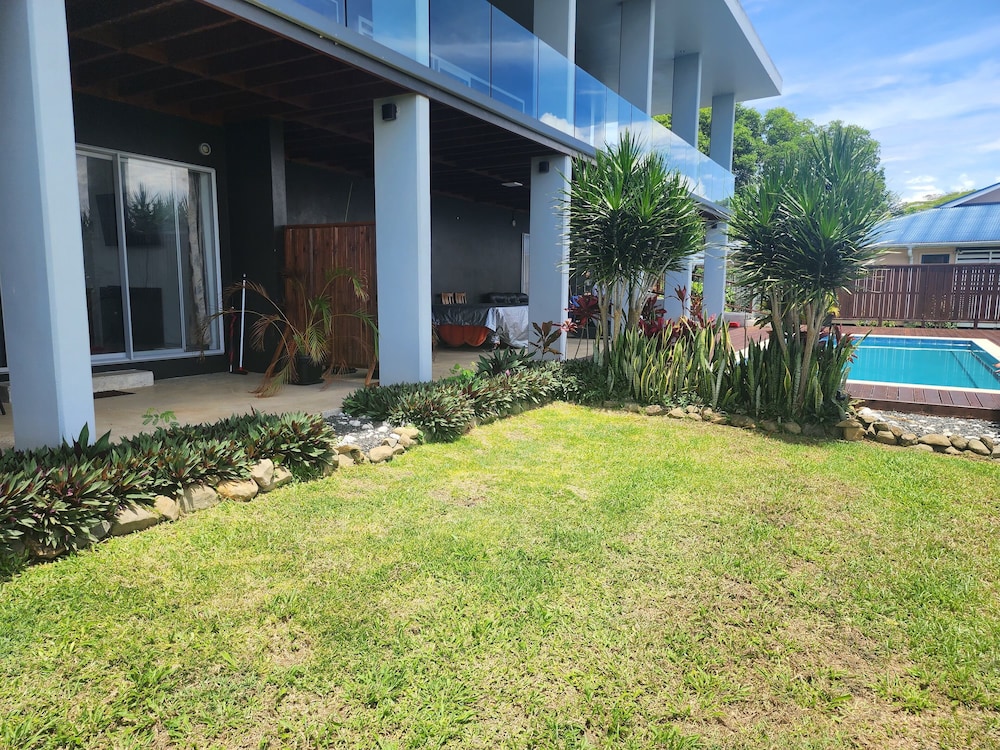 Nikao Hillside Suite