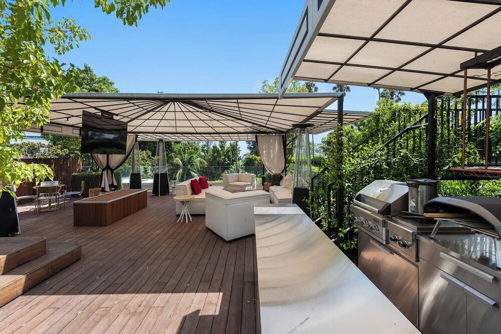 Alta Royale - Exquisite Designer Retreat Near Soho House & Rodeo Drive