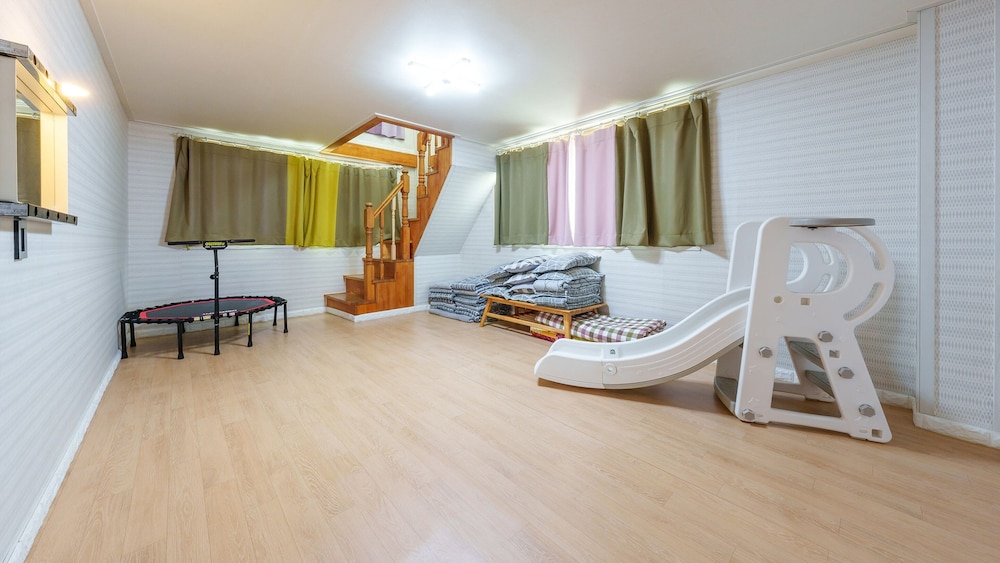 Gyeongju Ain Kids Pool Villa