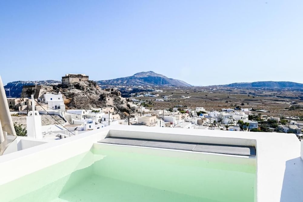 Amphora Meltemi Seaview Gem w Private Jacuzzi