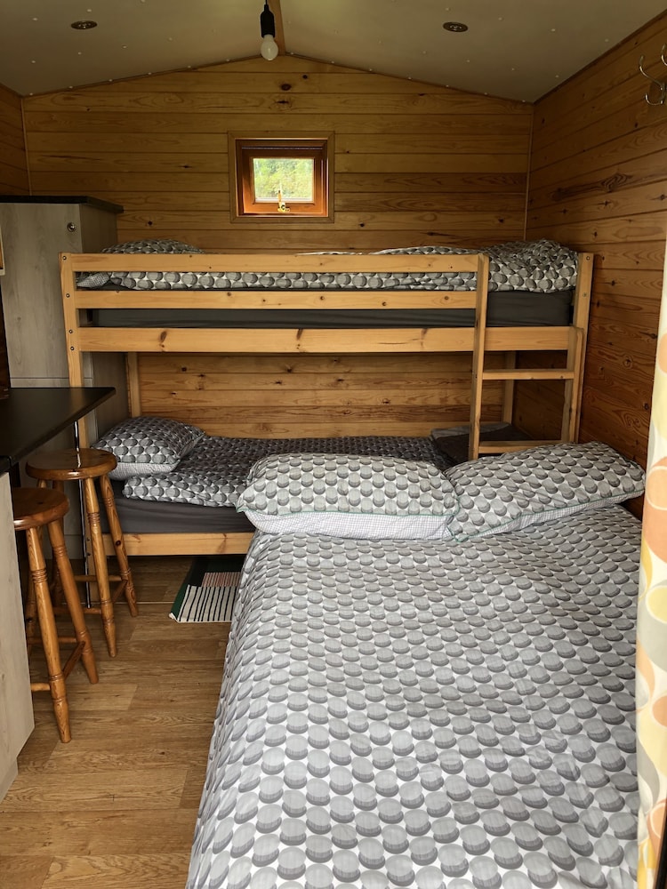 Beehive @ Westcote Glamping- Campsite view 3