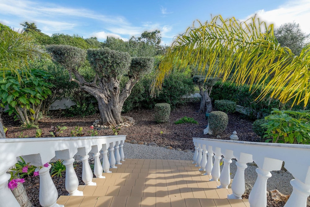 Toupeira Wonderful Well Furnished Villa